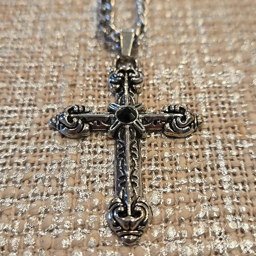 Silver Cross Designer Inspired Unisex Pendant With Link Chain.